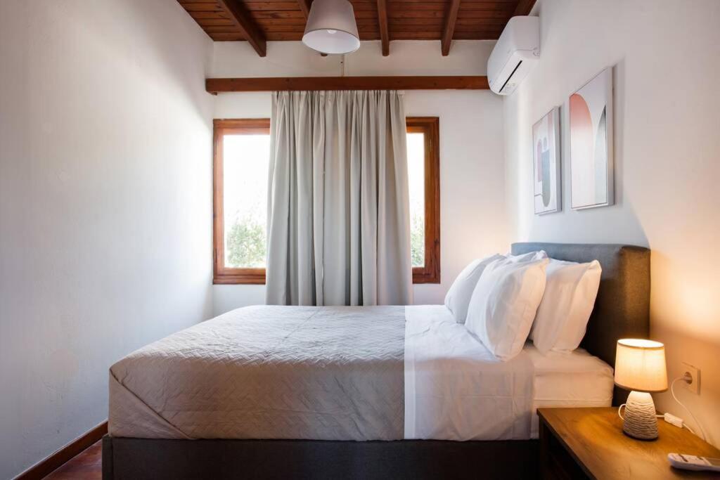 Chania Living Stories Villa With Piano Bagian luar foto