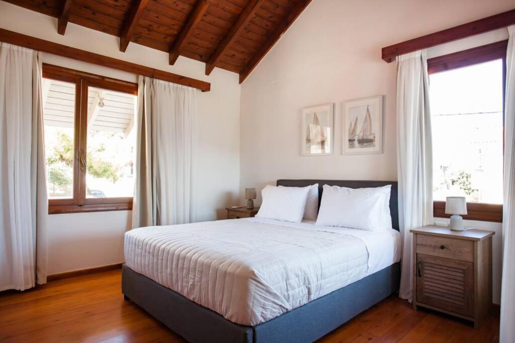 Chania Living Stories Villa With Piano Bagian luar foto