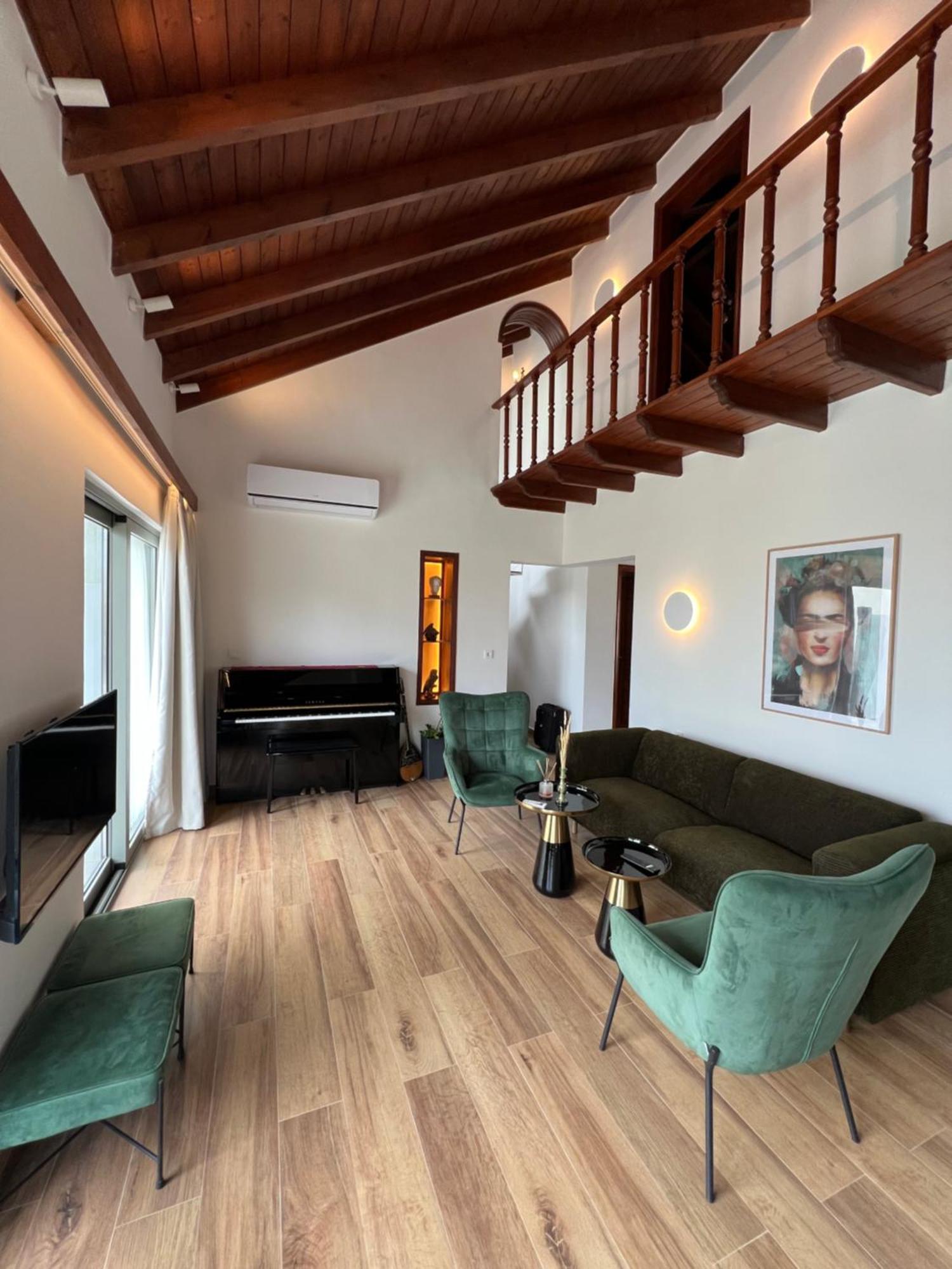 Chania Living Stories Villa With Piano Bagian luar foto