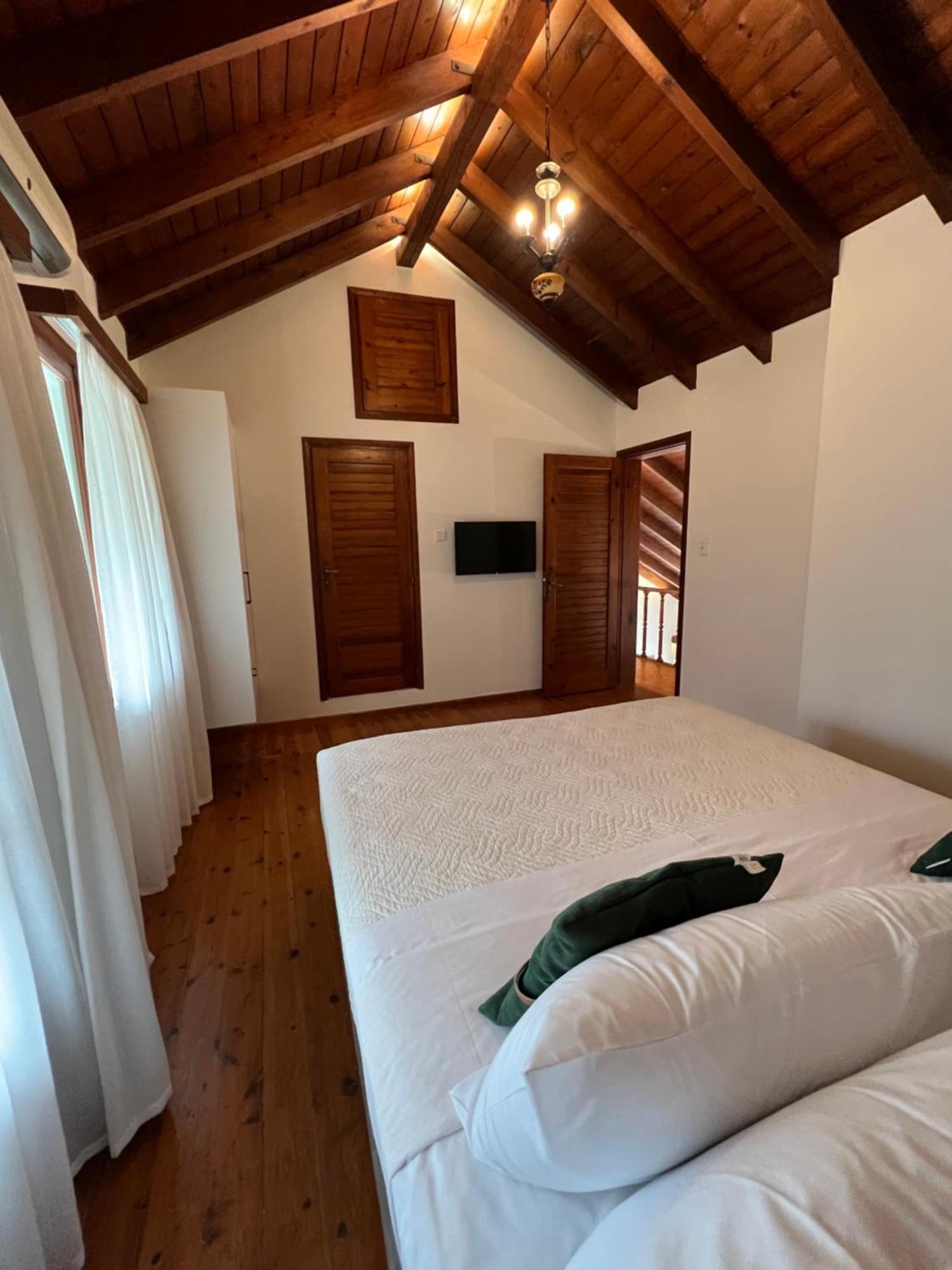 Chania Living Stories Villa With Piano Bagian luar foto
